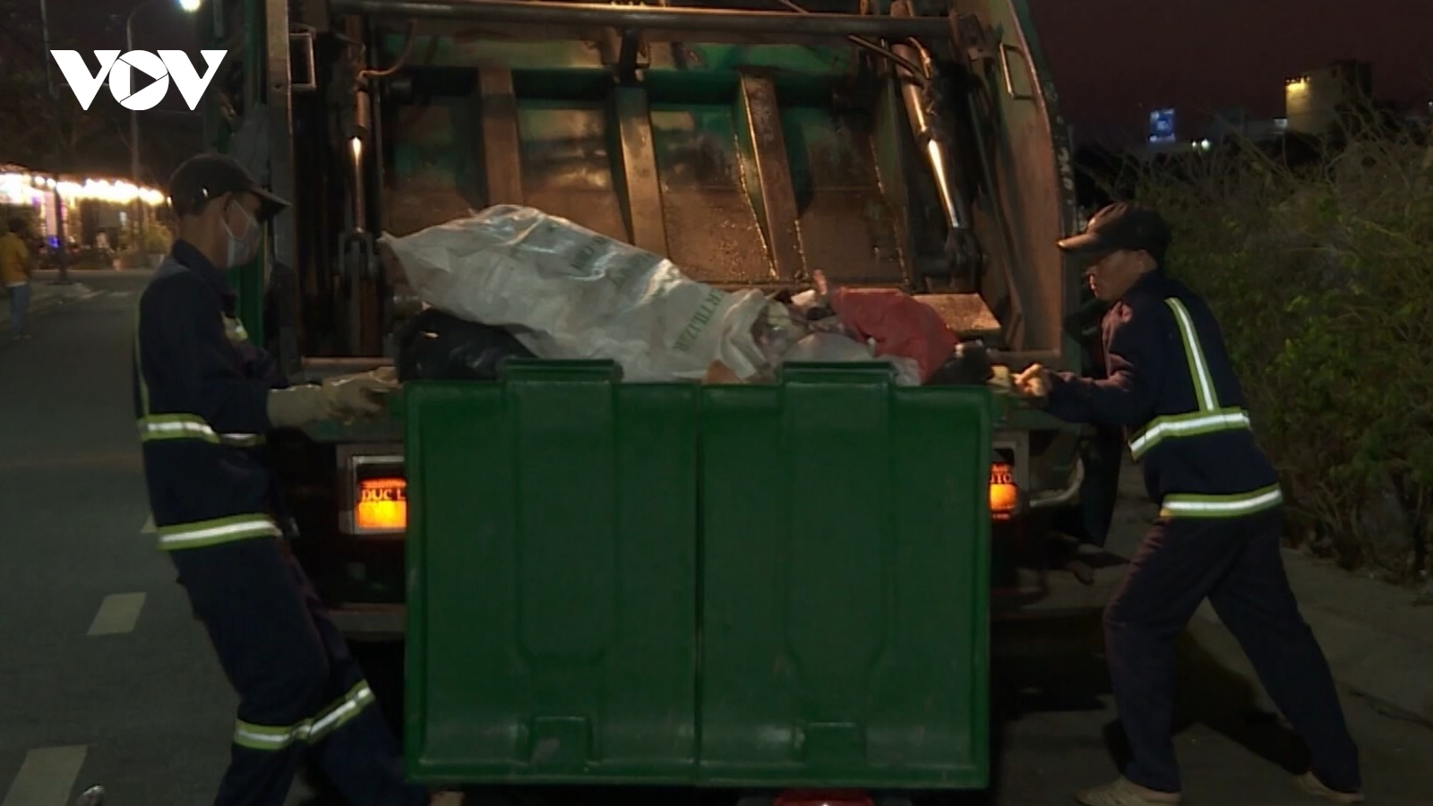 Chuyện những người làm việc xuyên Tết ở Đắk Lắk